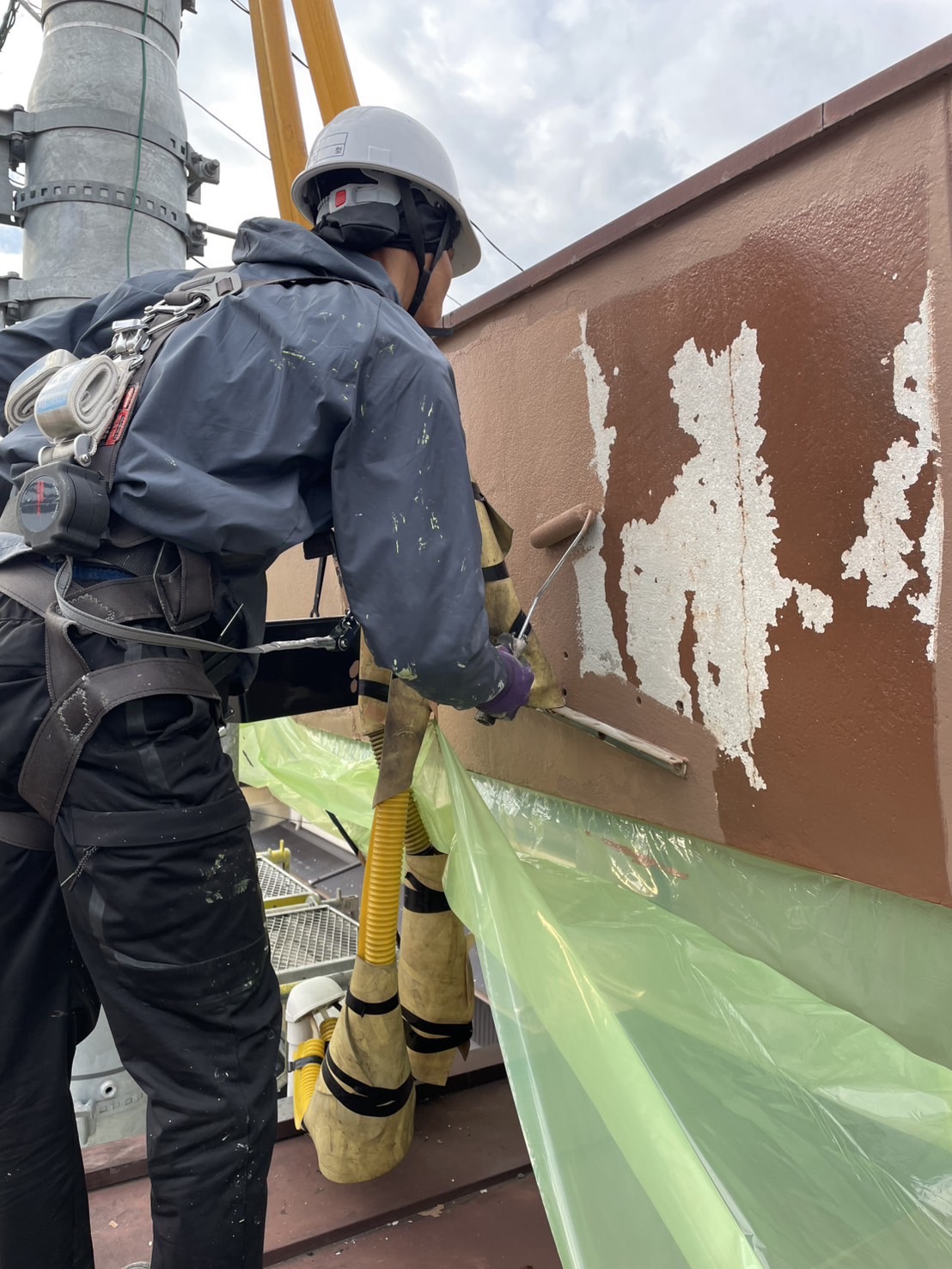 新居浜市 外壁塗装 塗膜の剥がれが発生している施工前の状態