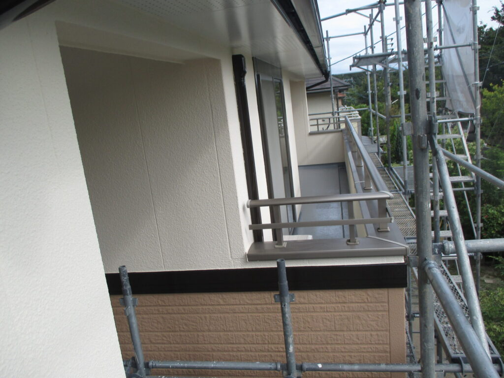 新居浜市の外壁塗装｜下塗りから3回塗りで仕上げた施工事例・F様邸